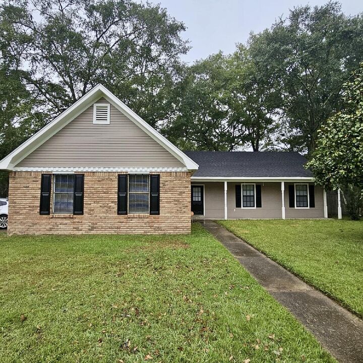 9 Monticello Cir  Columbus MS 39702 photo