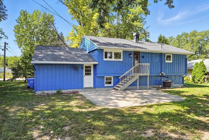 Property Photo: 2 Blue River Drive IN 46725-1428