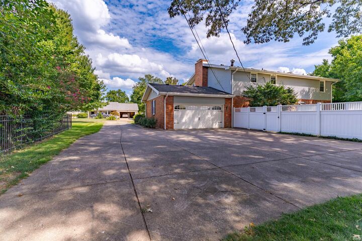 Property Photo: 1511 Plaza Drive IN 47715