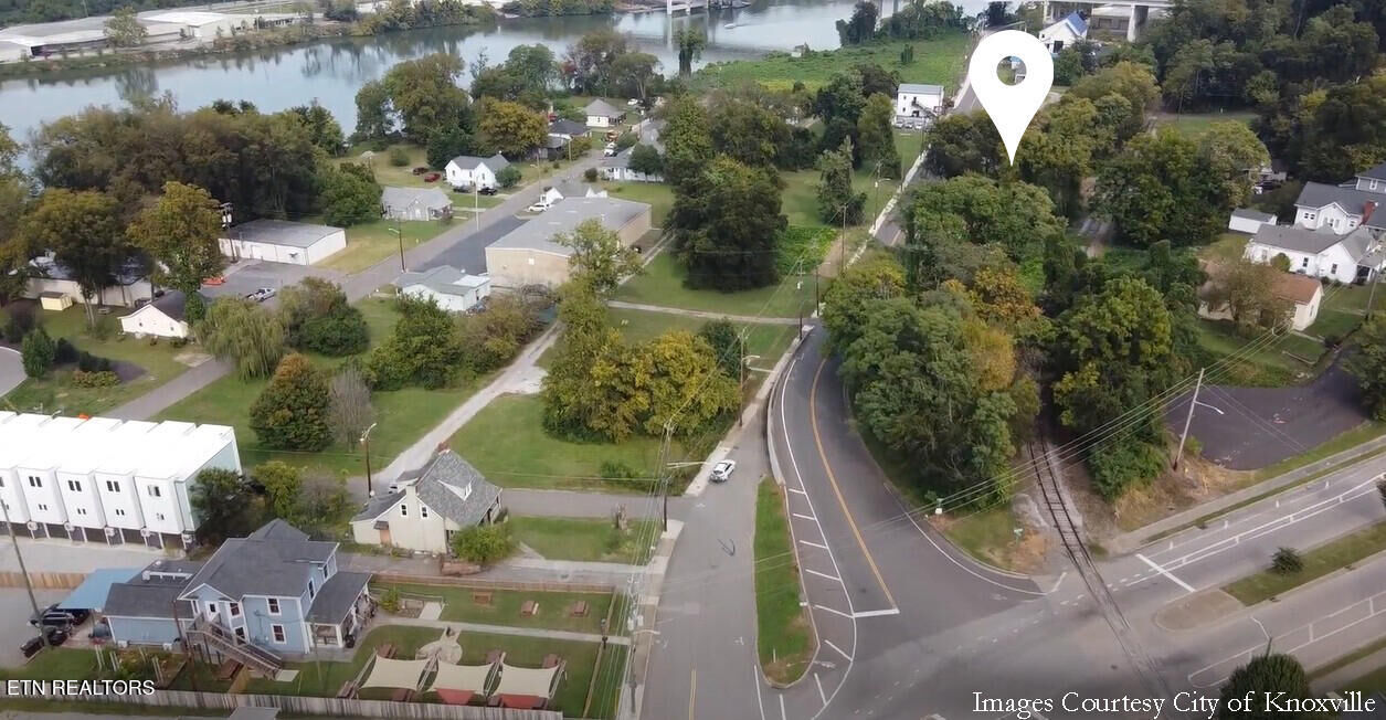 Property Photo: 1244 Island Home Ave TN 37920