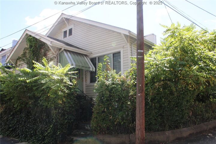 Property Photo:  1607 Franklin Avenue  WV 25311