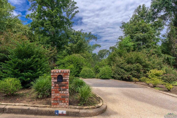 Property Photo: 5 Montclair Circle TX 75601