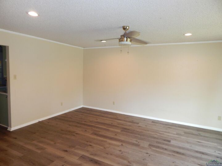 Property Photo: 503 W Cass TX 75644