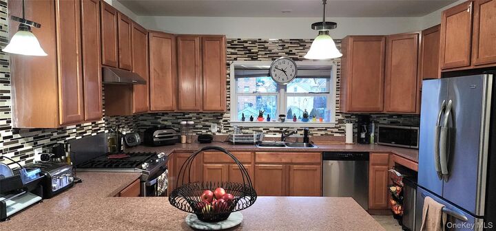Property Photo:  112 Locust Avenue 3  NY 10805 