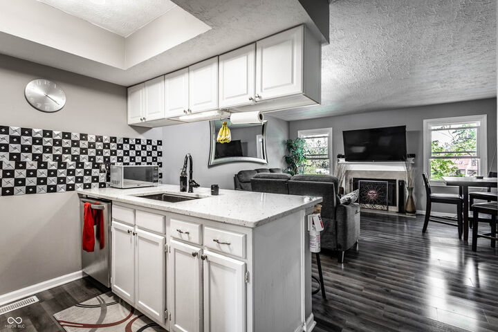 Property Photo:  6058 Southbay Drive  IN 46250 