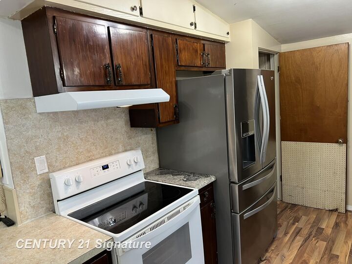 Property Photo:  11209 Langdon Drive  MI 48420-1564 