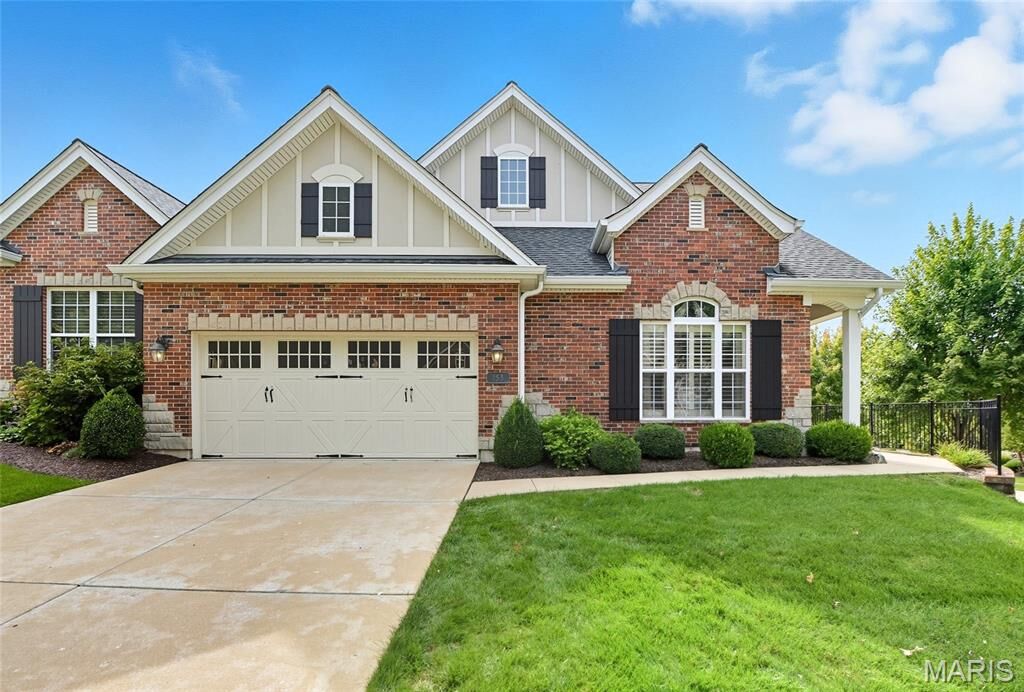 Property Photo: 153 Kendall Bluff Court MO 63017