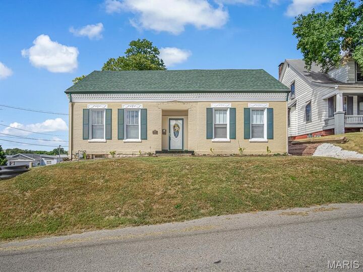 Property Photo: 1031 S Charles Street IL 62220
