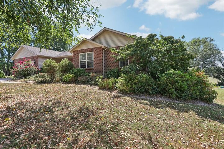 Property Photo: 132 Quail Hollow Road IL 62246