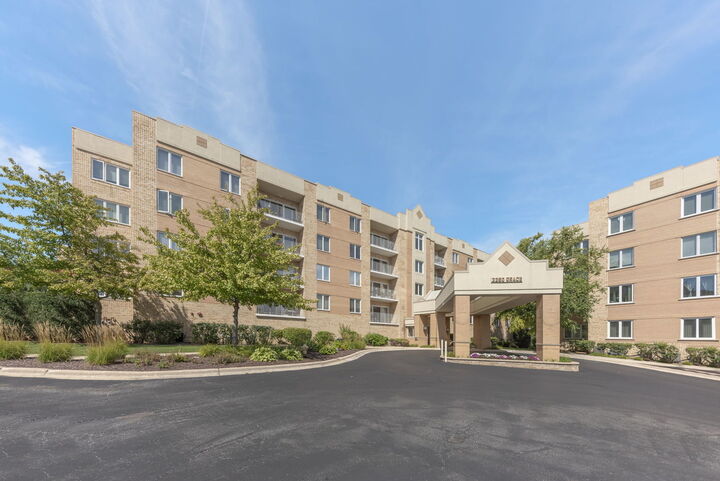 2250 S Grace Street 201  Lombard IL 60148 photo