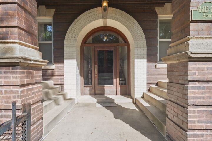Property Photo:  4417 N Racine Avenue 1N  IL 60640 