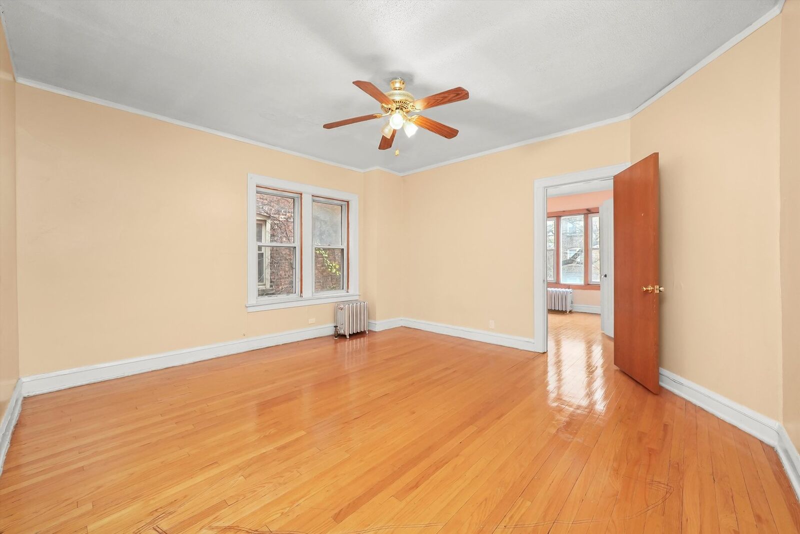 Property Photo: 7825 S Phillips Avenue IL 60649