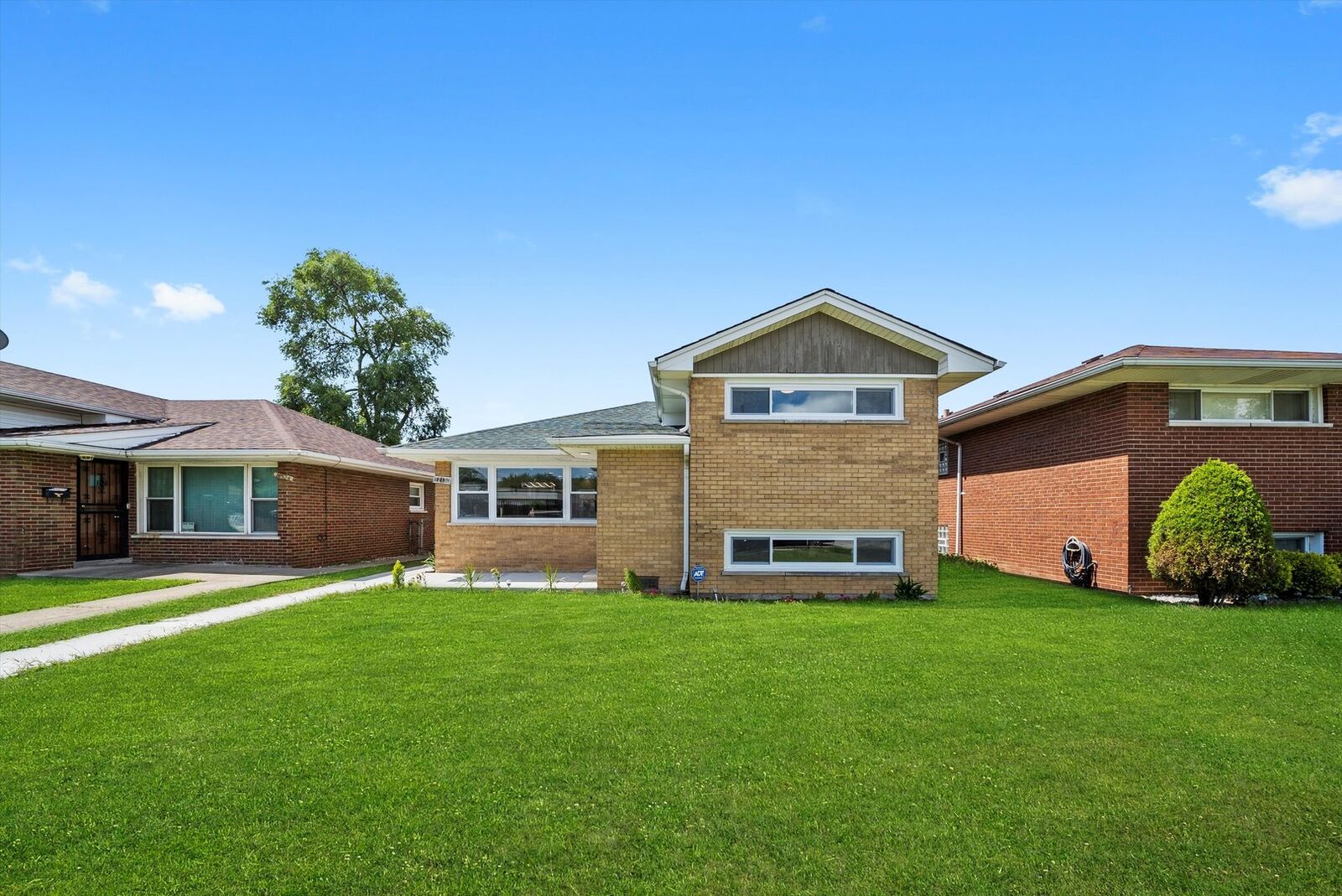 Property Photo: 12130 S Racine Avenue IL 60643