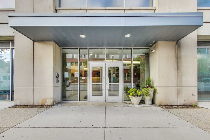 Property Photo: 1000 W Leland Avenue 12G IL 60640