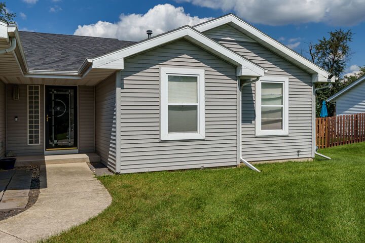 Property Photo:  5637 Longest Drive  IL 61080 