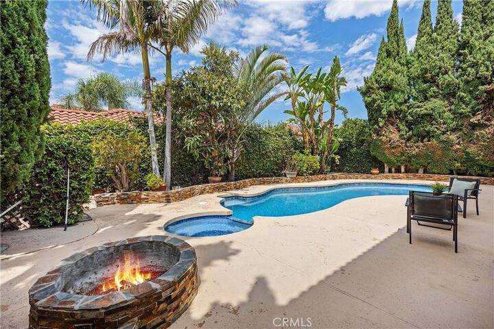 Property Photo: 15 Colonial CA 92620