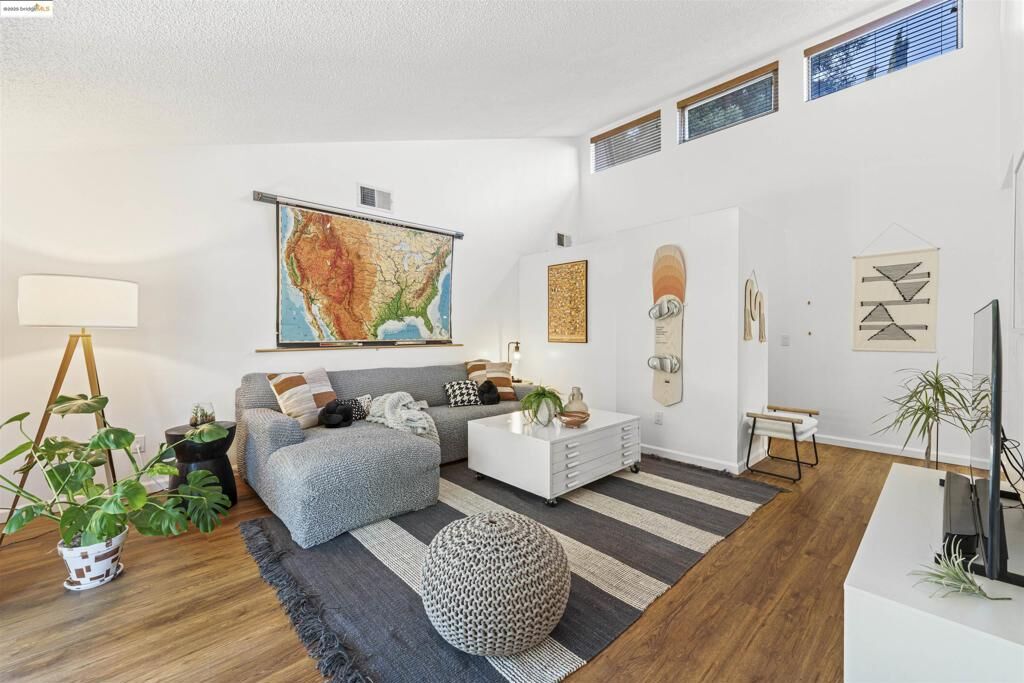 Property Photo: 1001 Damon Ct CA 95401