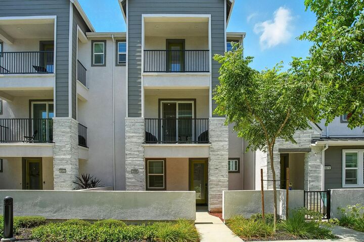 3068 Goldenvue Walk  Sacramento CA 95833 photo
