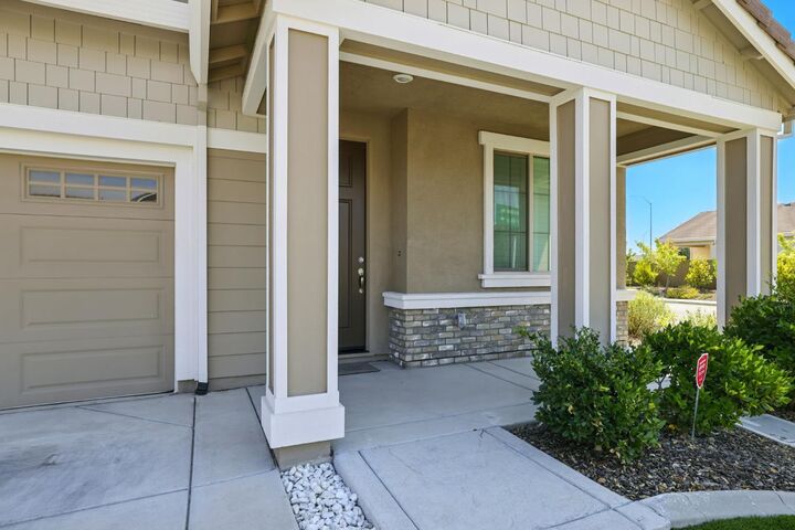 Property Photo: 6000 Shimmer Falls Drive CA 95747
