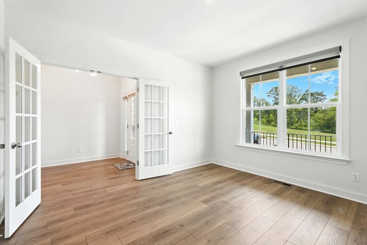 Property Photo: 305 Rawling Ln TN 37066