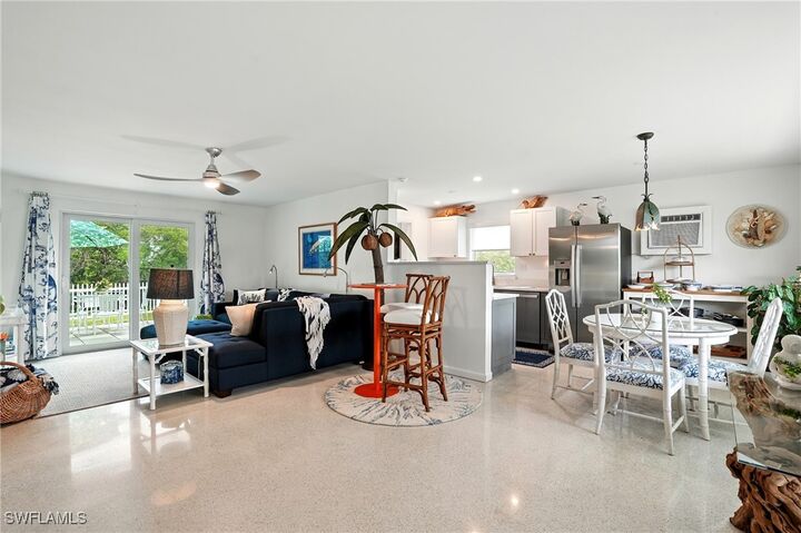 Property Photo: 578 14th Street N FL 34102