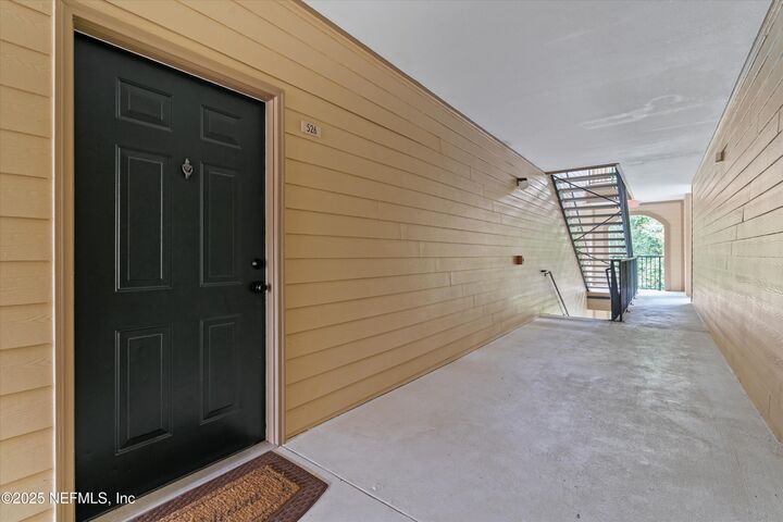Property Photo:  7800 Point Meadows Drive 526  FL 32256 