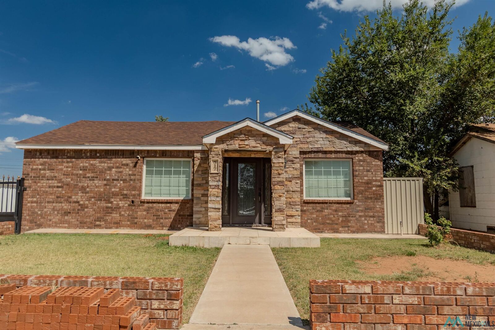 Property Photo: 517 West Street NM 88101