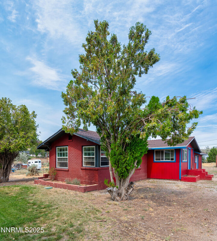 Property Photo: 390 Flicker Circle NV 89704