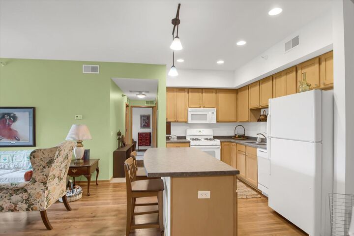Property Photo: 2900 11th Avenue S 402 MN 55407