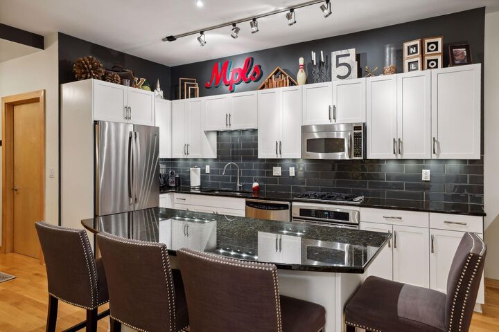 Property Photo: 401 N 2nd Street 208 MN 55401