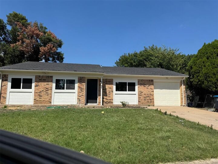 Property Photo: 7937 Trimble Drive TX 76134