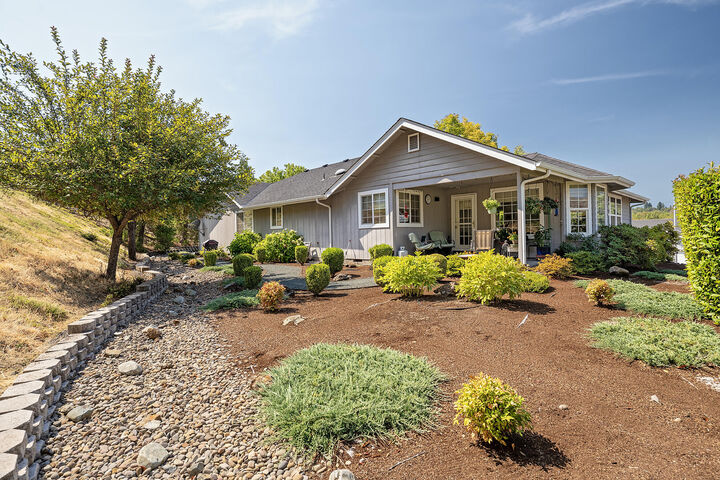 Property Photo: 2311 Robertson Crest OR 97527