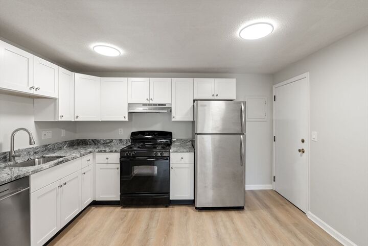Property Photo: 625 W Lowell Ave 15 MA 01832