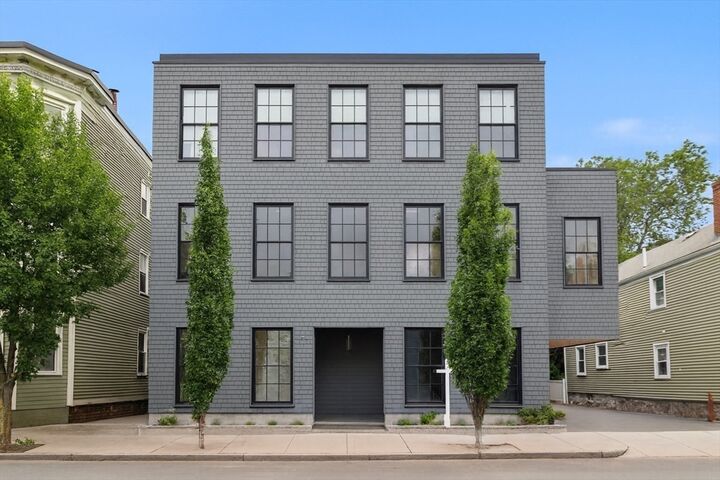 Property Photo:  618 East 2nd St 2  MA 02127