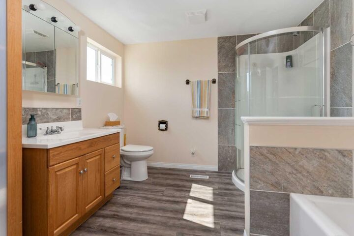 Property Photo:  307 Manning Avenue  AB T0B 2A0 