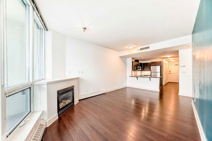 Property Photo:  55 Spruce Place SW 1606  AB T3C 3X5 