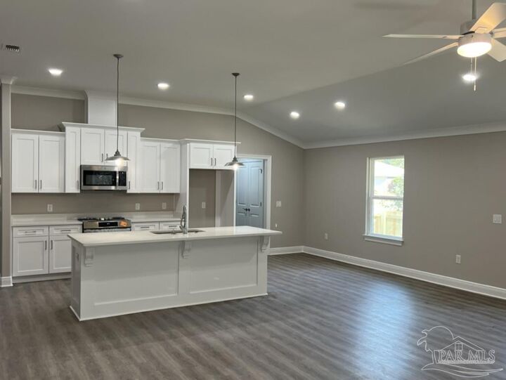 Property Photo: 8417 Sevilla St FL 32566