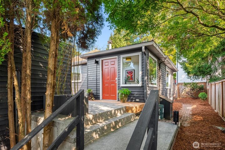 Property Photo: 6008 57th Avenue NE WA 98115