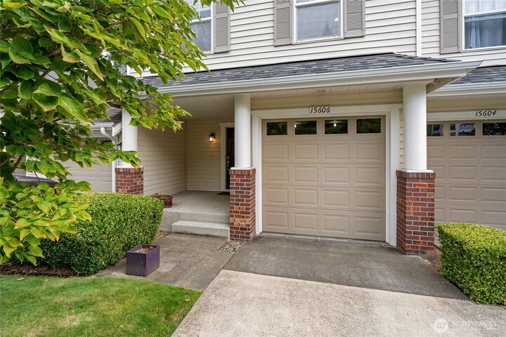 Property Photo: 15606 134th Place NE 18B WA 98072