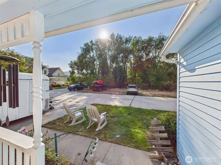 Property Photo:  416  5th Avenue  WA 98844 