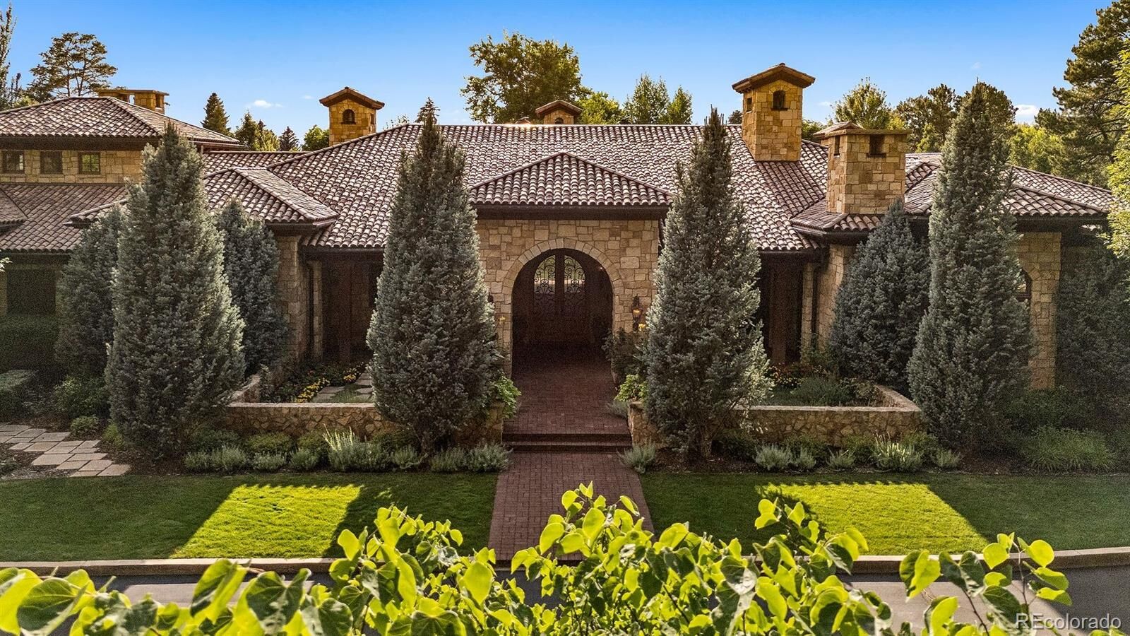 Property Photo:  7 Village Road  CO 80113 