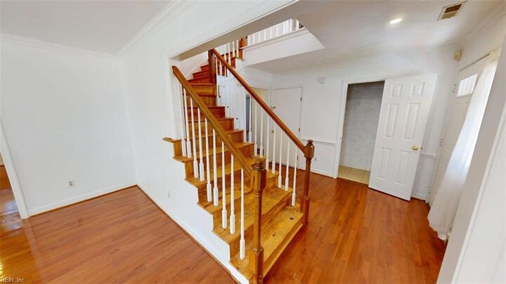 Property Photo:  812 Bishop Ct  VA 23602 