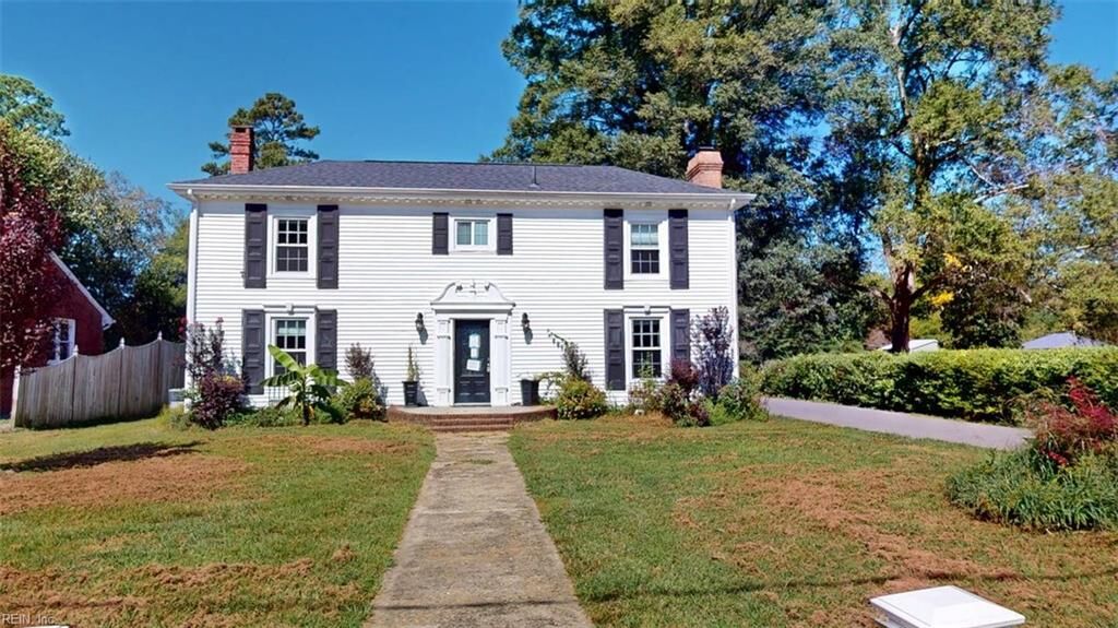 Property Photo: 212 Coppahaunk Ave VA 23890