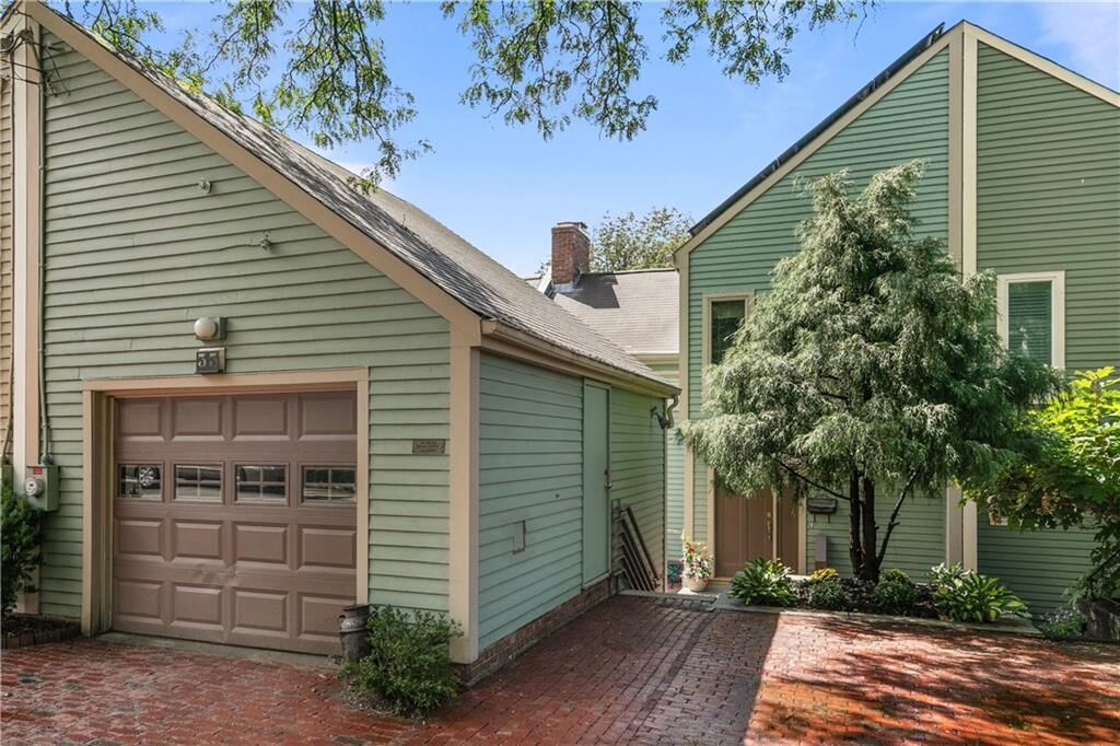 Property Photo:  33 Pratt Street  RI 02906 