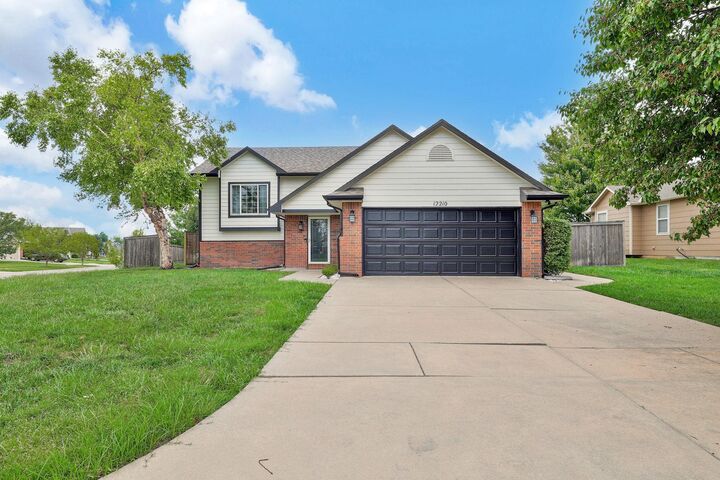 12210 E Ayesbury Ct  Wichita KS 67226 photo