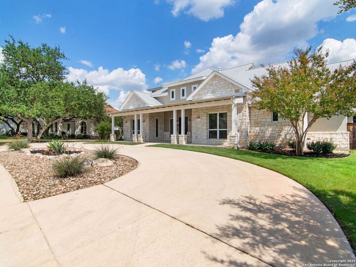 Property Photo: 226 Granville Way TX 78231