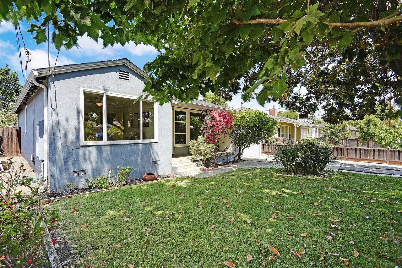 Property Photo:  831 7th Avenue  CA 94063 