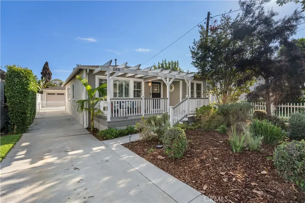 Property Photo: 208 W Walnut Avenue CA 90245