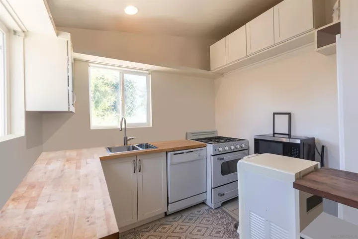Property Photo: 4654-56 Blackfoot Ave CA 92117