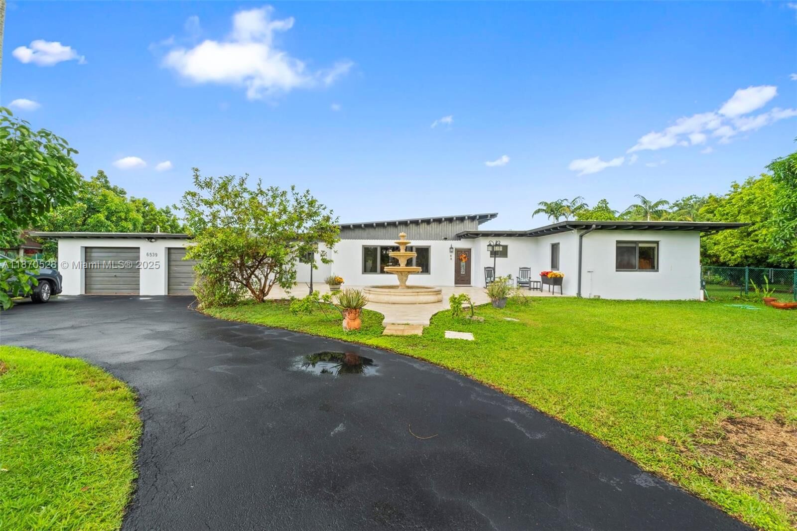 Property Photo: 6539 SW 84 Ave FL 33143